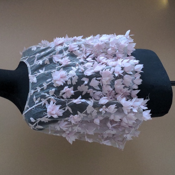 Kate Landry blush flower cape - Picture 2 of 5